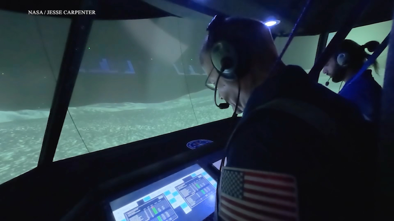 What's it like to land on the Moon? Inside the NASA simulator helping prepare for Artemis mission
       — WABC-TV Eyewitness News (ABC7 NY)