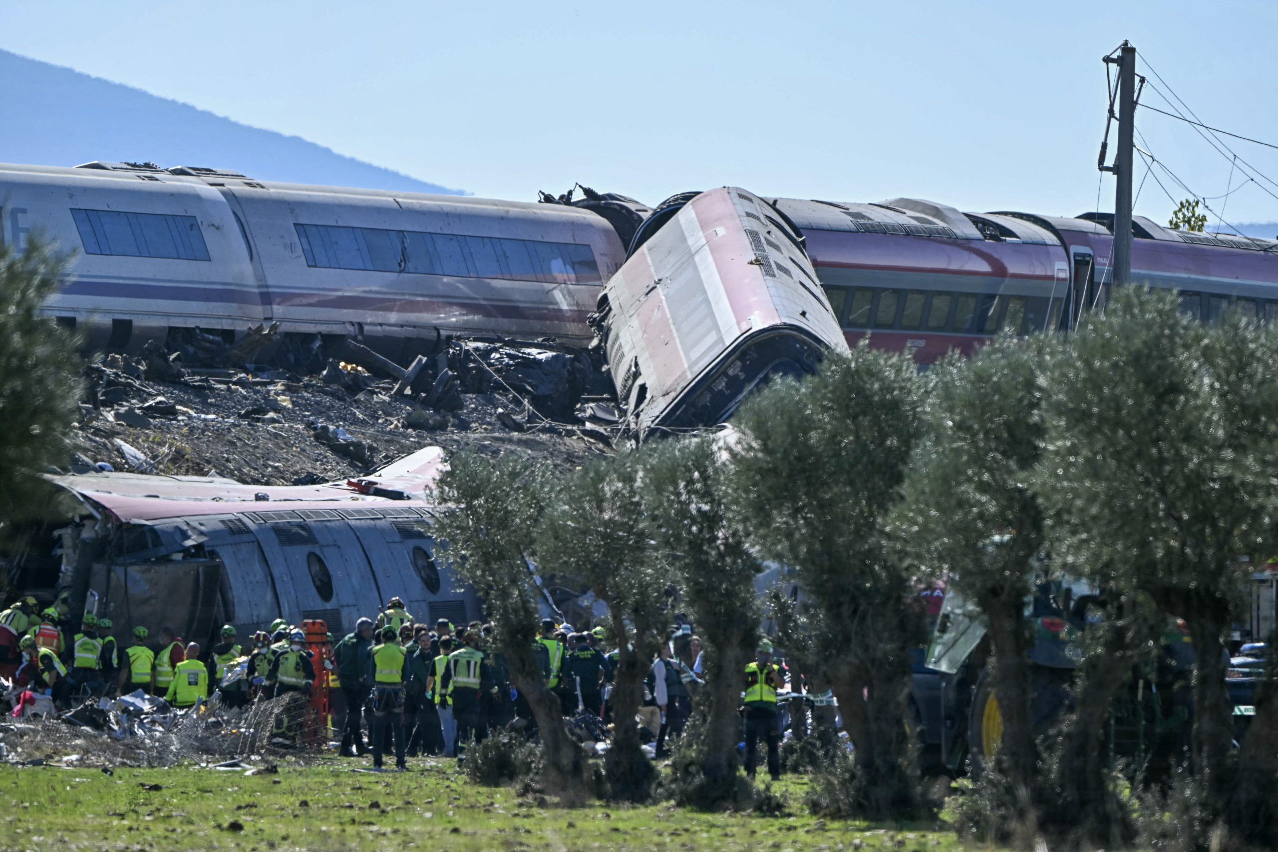 'Inexplicable' decision blamed for high-speed train crash in central Spain that killed dozens — Massapequa Community news